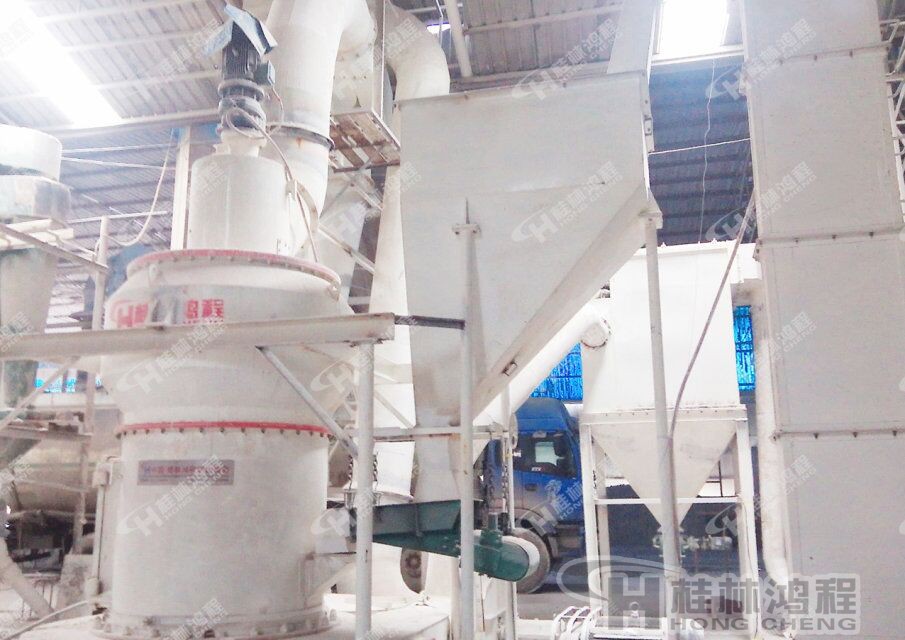 白云石雷蒙磨，白云石磨粉機，白云石破碎機，出粉細度達80-600目