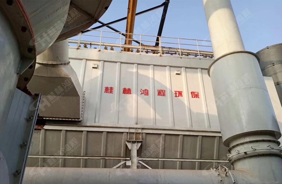 HLM1700鋁礬土立磨生產(chǎn)線山西呂梁安裝現(xiàn)場(chǎng) HLM1700鋁礬土立磨生產(chǎn)線山西呂梁安裝現(xiàn)場(chǎng)